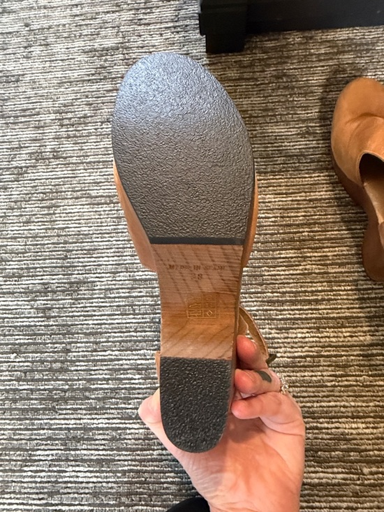 Free People Cedar Clogs Size 38 - Picture 7 of 9